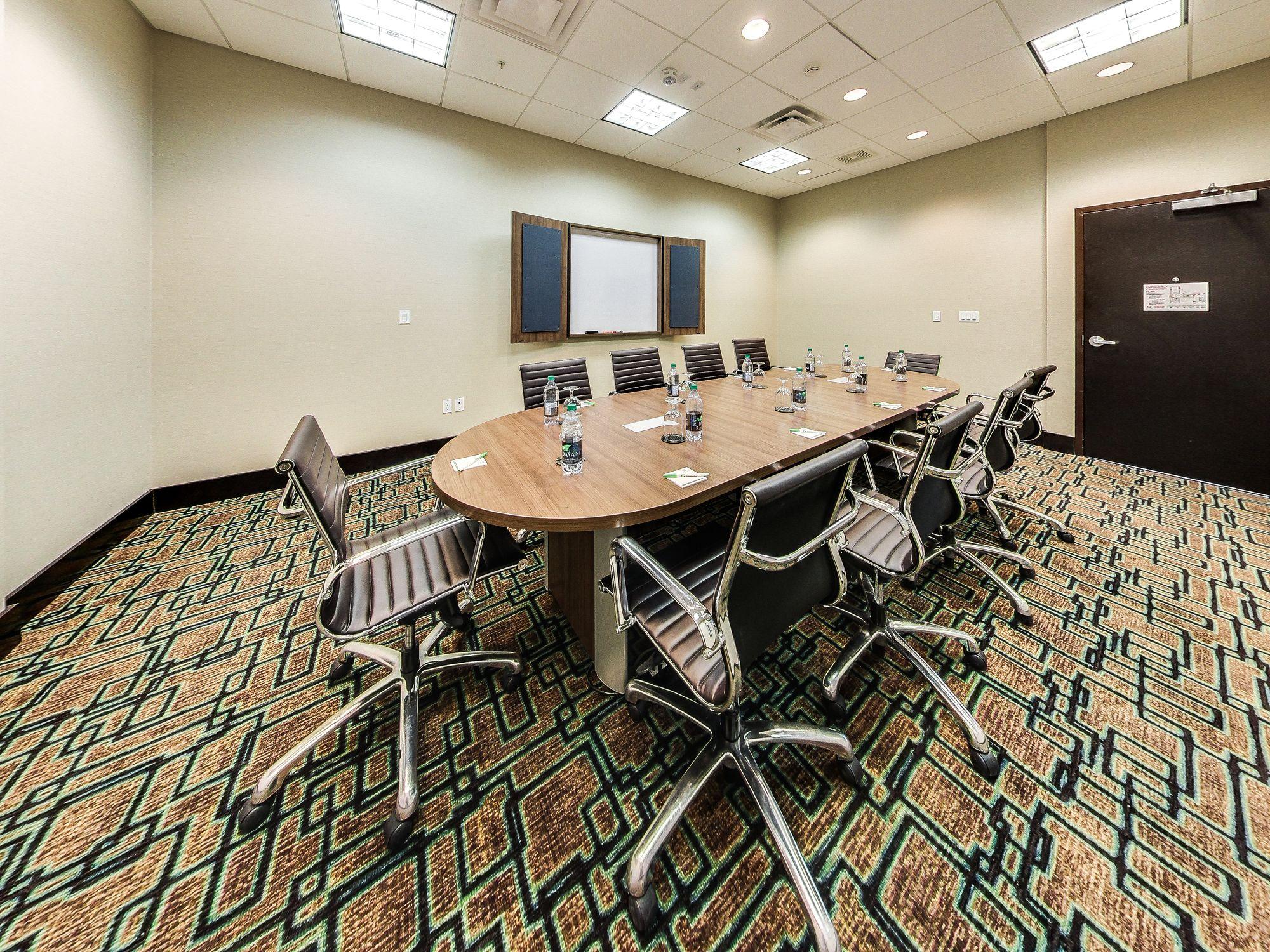 Holiday Inn Hotel & Suites Edmonton Airport Conference Centre By Ihg Nisku Exterior foto